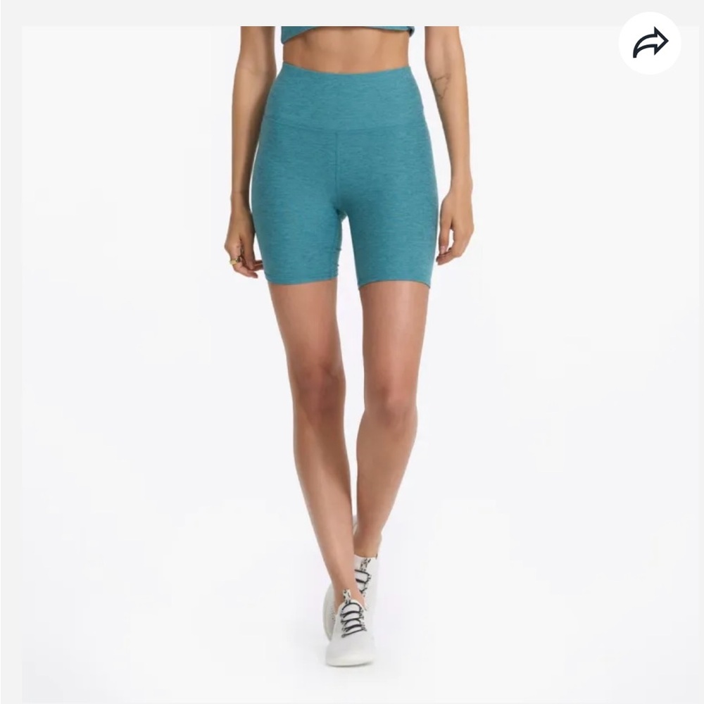 NWT Vuori Clean Elevation Shorty in Luna Heather - Picture 2 of 5